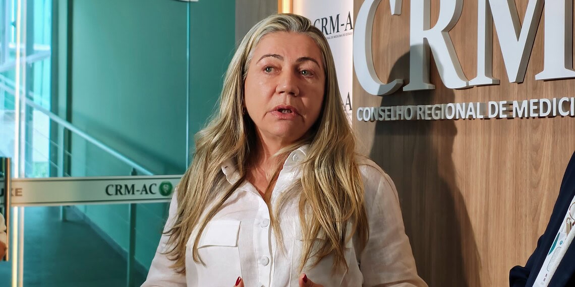 Presidente do CRM-AC, Dra. Leuda Dávalos explicou a recomendação - Foto: Anne Nascimento