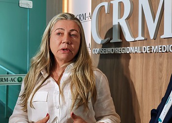 Presidente do CRM-AC, Dra. Leuda Dávalos explicou a recomendação - Foto: Anne Nascimento