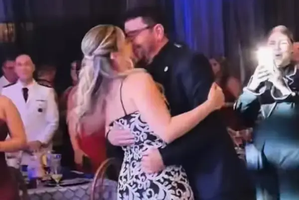 Gladson é flagrado aos beijos com empresária durante festa da Polícia Militar