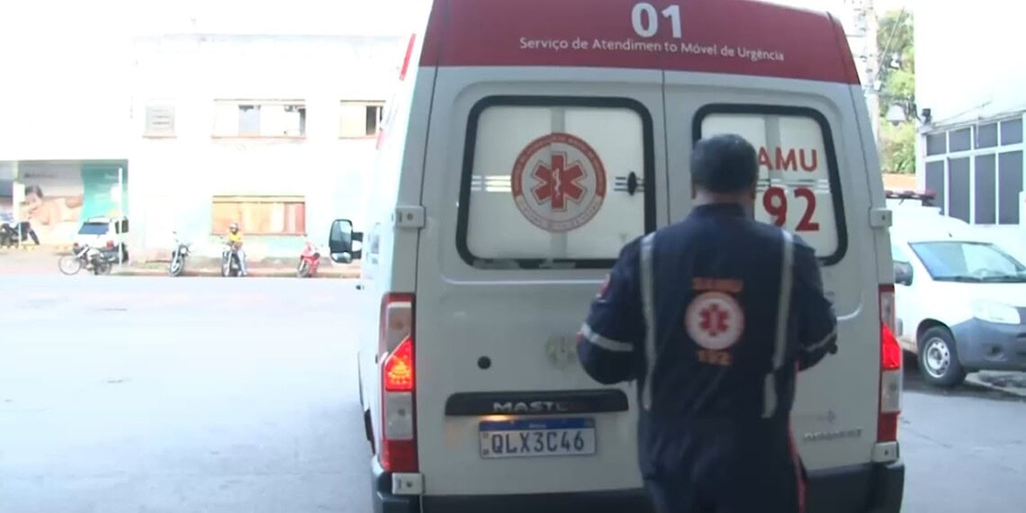 Motociclista fica gravemente ferida após colisão com carro elétrico em Rio Branco