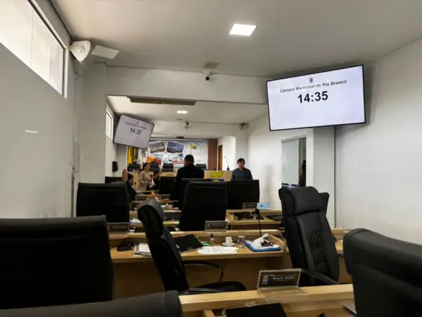 Vereadores suspendem sessão para apreciar LDO de 2026 encaminhada por Bocalom