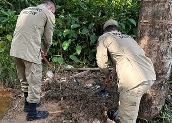 Dois corpos são encontrados em cova rasa durante operação policial em Cruzeiro do Sul