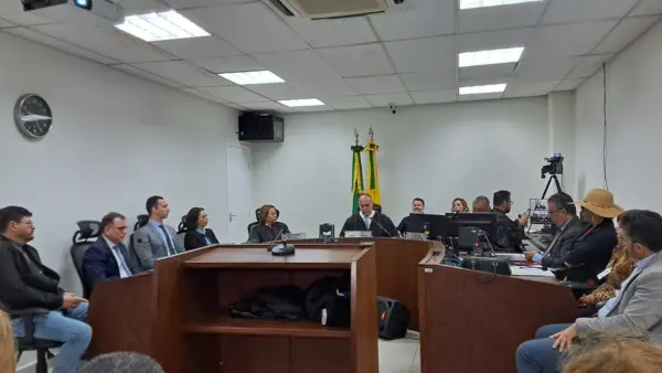 Greve na Educação: Audiência entre Prefeitura e Sinteac termina sem acordo e paralisação continua em Rio Branco