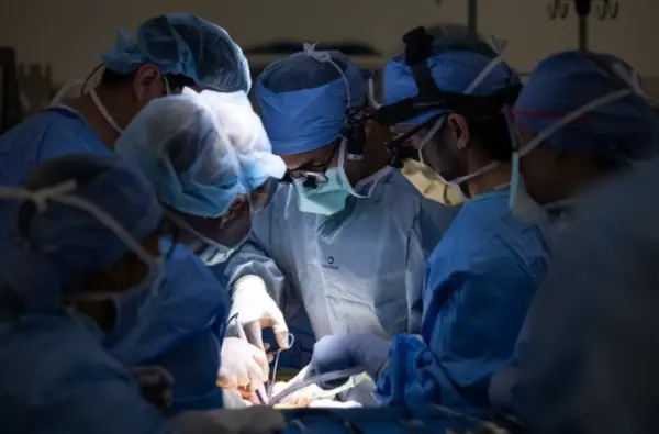 Médicos fazem primeiro transplante de bexiga em humano: “Histórico”