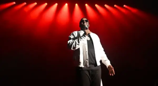 Defesa de Diddy assume histórico de violência doméstica: “Indefensável”