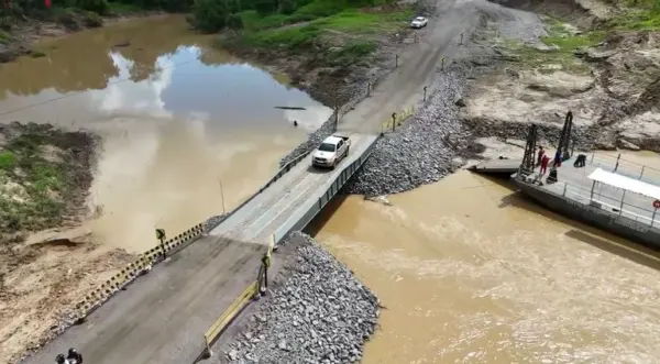 Ponte metálica começa a operar sobre o Rio Caeté na BR-364, em Sena Madureira