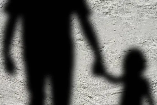 Homem é suspeito de estuprar filho de 4 anos diagnosticado com autismo