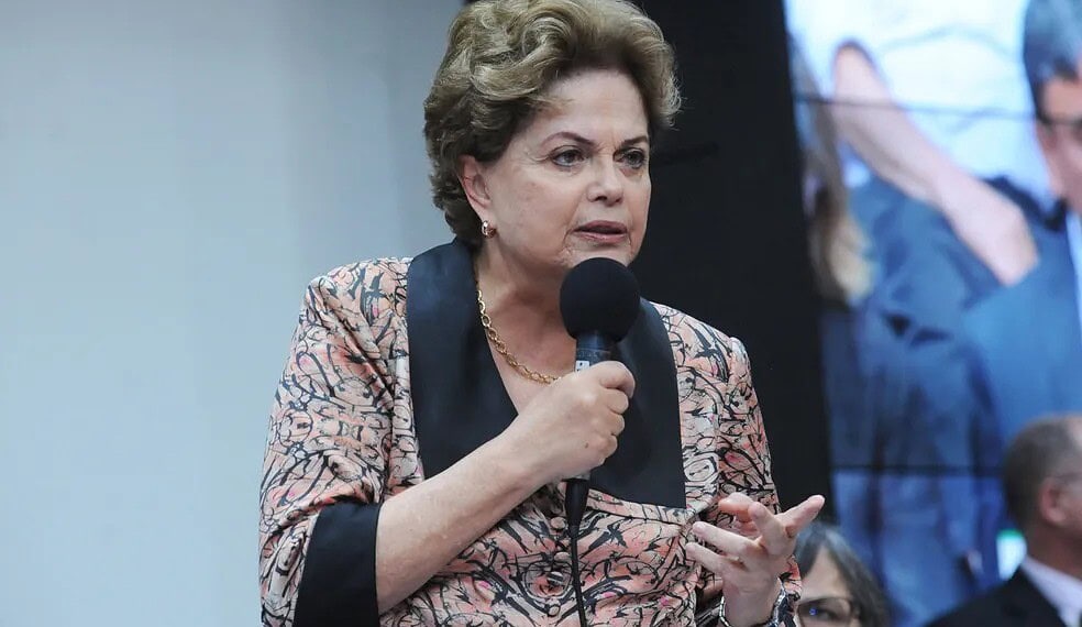 Por unanimidade, comissão aprova anistia para ex-presidente Dilma Rousseff e indenização de R$ 100 mil