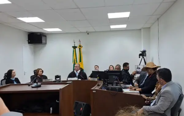 Greve da Educação em Rio Branco completa 15 dias e primeira audiência de conciliação é realizada