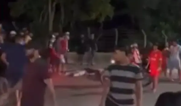Sargento da Marinha é espancado por cinco homens após confusão em bar