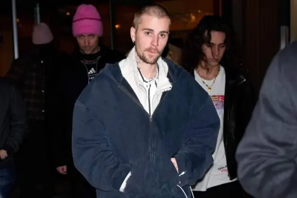 Ex-amigos de Justin Bieber afirmam que o cantor faz parte de uma seita