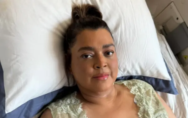 Preta Gil volta a ser internada em hospital e recebe visita de amigas