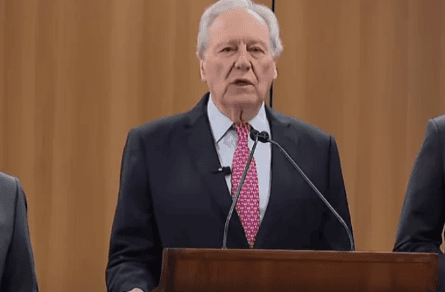 Coletiva com o ministro da justiça, diretor-geral da Polícia Federal e representante da Interpol no Brasil - (crédito: Reprodução/redes sociais)