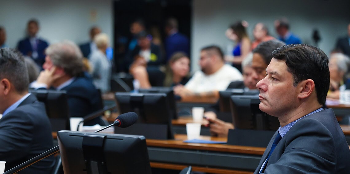 Roberto Duarte cobra transparência sobre ações do ICMBio e Ibama no Acre