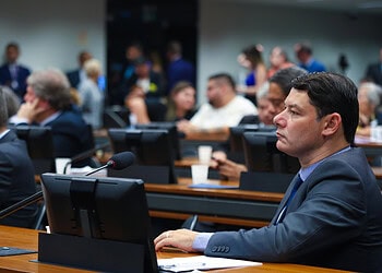 Roberto Duarte cobra transparência sobre ações do ICMBio e Ibama no Acre