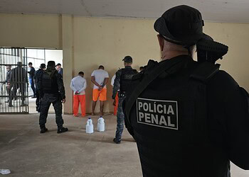 Além da operação de revista de celas e verificação de estrutura, também foi realizado o recambiamento de detentos. Foto: Isabelle Nascimento/Iapen
