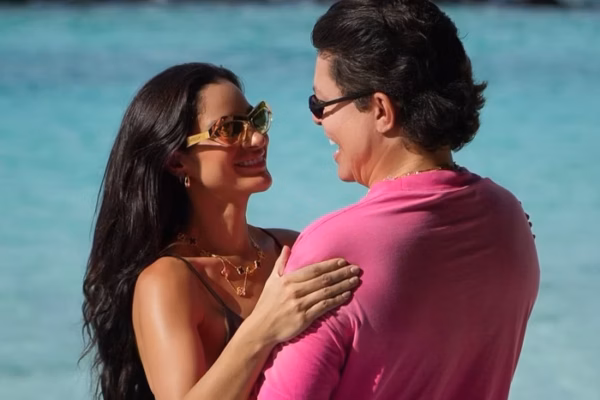 Pâmella Holanda reata casamento com DJ Ivis e causa polêmica na web