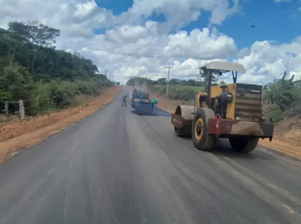 Deracre executa 59 km de asfalto na Transacreana pela Operação Verão 2025
