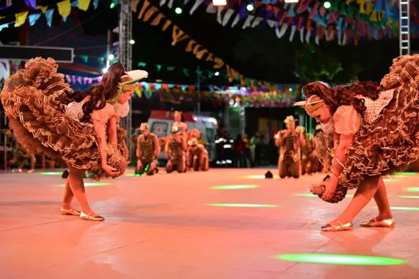 Arraial Cultural 2025 encerra neste domingo com shows musicais e desfile das campeãs do concurso de quadrilhas