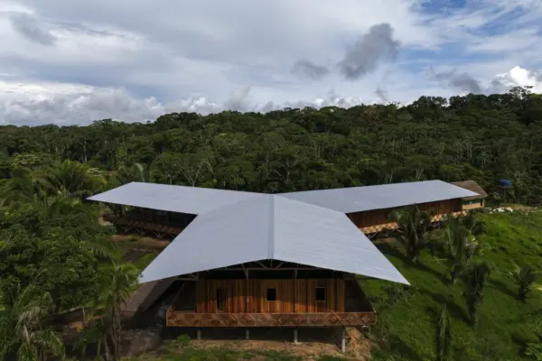 Projeto da Aldeia Sagrada Yawanawa é destaque na Bienal de Arquitetura, em Veneza
