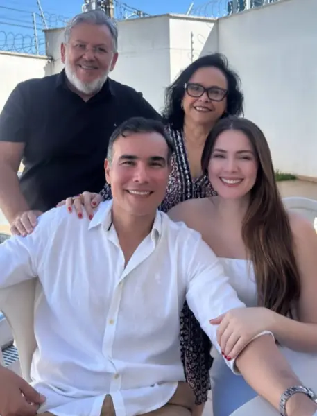 Mariana Carvalho comemorou aniversário junto com as amigas de todas as horas na última sexta-feira. Veja mais na coluna No Circuito