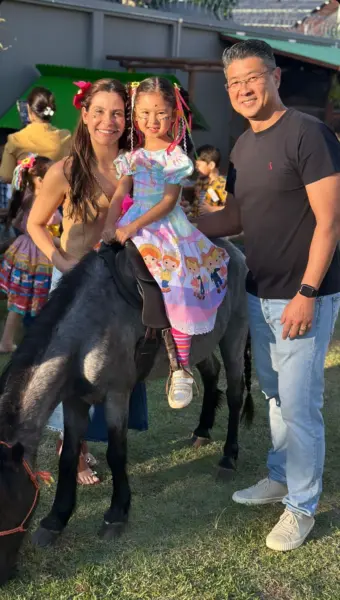 Mariana Carvalho comemorou aniversário junto com as amigas de todas as horas na última sexta-feira. Veja mais na coluna No Circuito