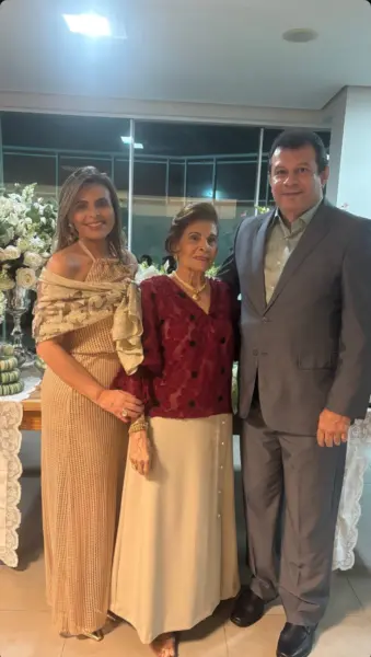 Mariana Carvalho comemorou aniversário junto com as amigas de todas as horas na última sexta-feira. Veja mais na coluna No Circuito