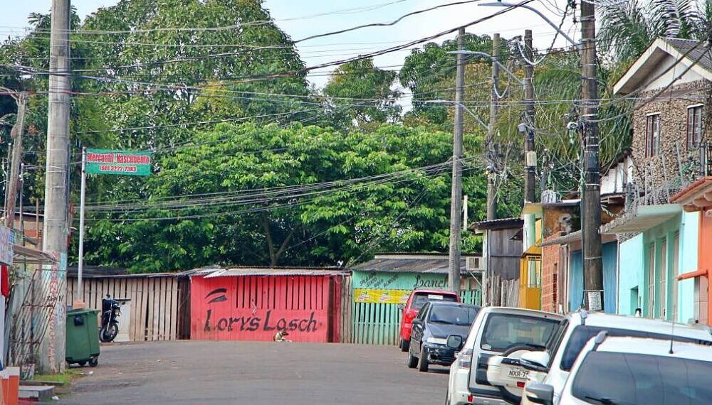 Área sofre com violência, falta de infraestrutura e exposição de crianças e adolescentes ao tráfico de drogas - Foto: Divulgação/MPAC