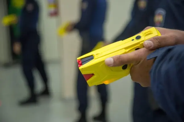 Segurança pública capacita policiais militares do Acre para uso de Taser