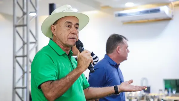 Bocalom passa por mini cirurgia na Policlínica Barral y Barral, em Rio Branco