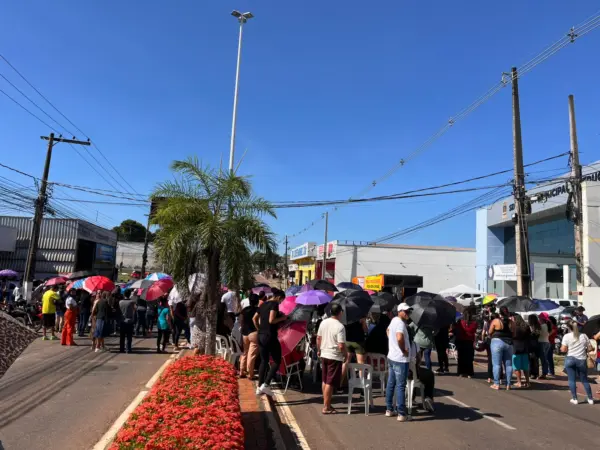 Em greve, servidores da Educação fecham Avenida Antônio da Rocha Viana nos dois sentidos em protesto 7 Em greve, servidores da Educação fecham Avenida Antônio da Rocha Viana nos dois sentidos em protesto