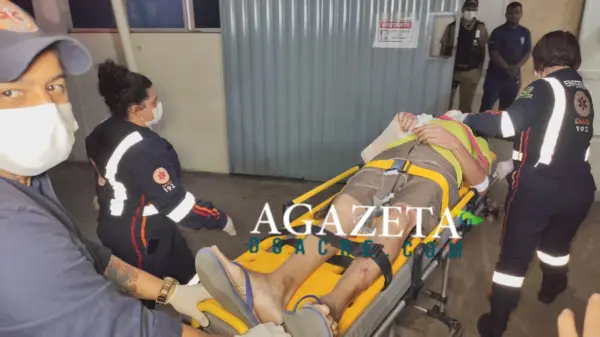 Idoso de 75 anos é atropelado por moto ao tentar atravessar avenida na Baixada da Sobral