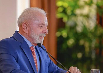 A medida consolida 38 acordos firmados ao longo deste ano com carreiras civis do Executivo federal e estabelece novas estruturas salariais para os próximos dois anos, abrangendo todos os servidores públicos federais - (crédito: Ricardo Stuckert / PR)
