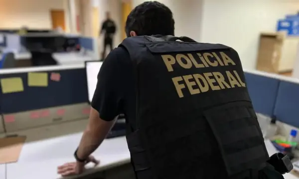 PF deflagra operação internacional contra contrabando de migrantes e uso de documentos falsos