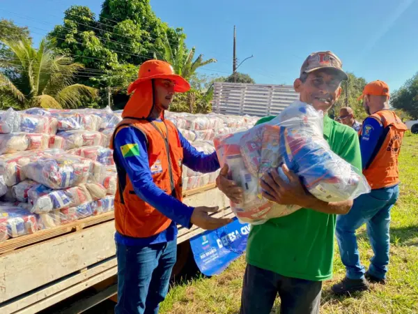 Famílias de agricultores do Belo Jardim recebem 660 cestas básicas em ação da Prefeitura de Rio Branco
