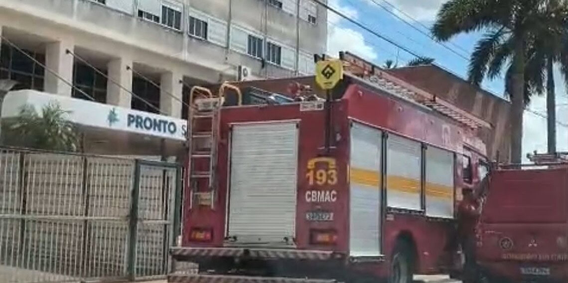 URGENTE: Curto-circuito em ar-condicionado mobiliza Corpo de Bombeiros no PS de Rio Branco