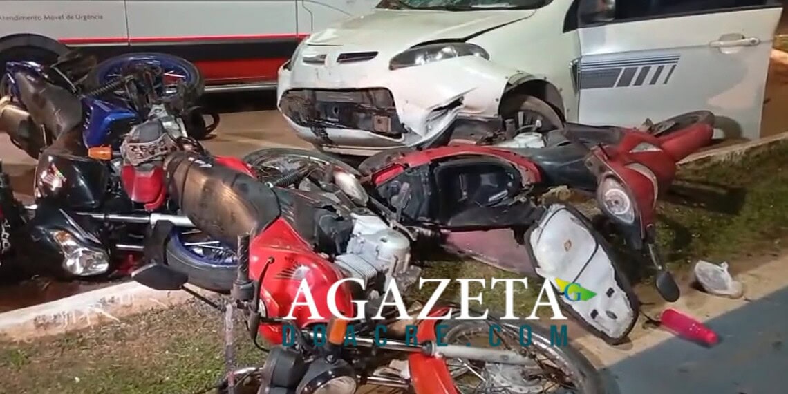 Adolescente foge da polícia, perde controle e bate em quatro motos em Rio Branco; família com crianças fica ferida