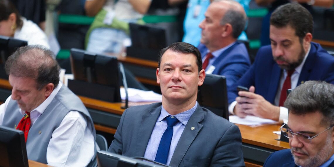 Duarte pede audiência pública sobre abusos em ação contra produtores do Acre