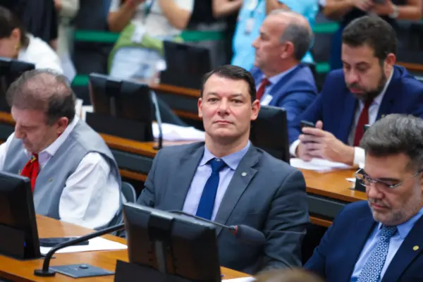 Duarte pede audiência pública sobre abusos em ação contra produtores do Acre