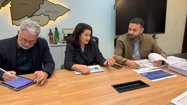 TCE e Educação firmam acordo para resolver problemas urgentes em escolas do Acre