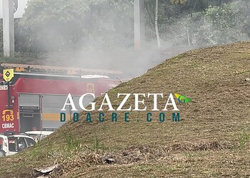 Incêndio atinge estande de tiro do BOPE em Rio Branco e queima cerca de 50 pneus