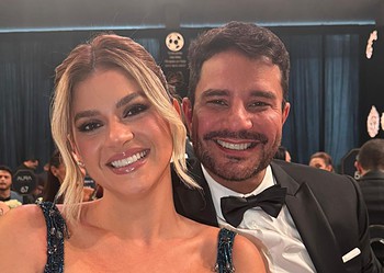 Gladson posta foto com empresária no Dia dos Namorados e confirma clima de romance 10 Gladson posta foto com empresária no Dia dos Namorados e confirma clima de romance