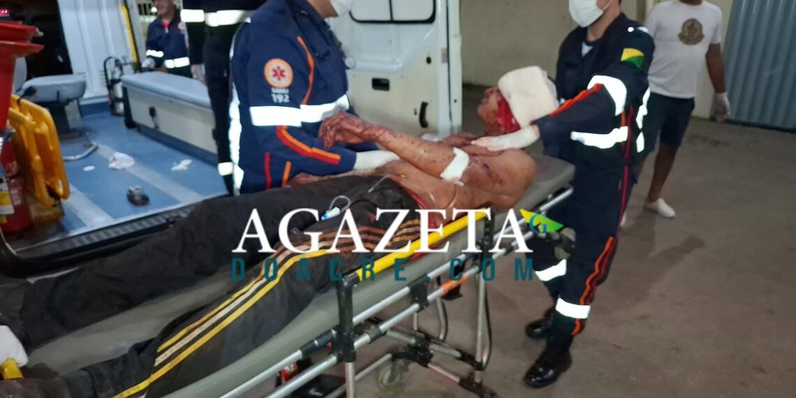 Homem é agredido com garrafadas após confusão em bar no bairro Manoel Julião, em Rio Branco