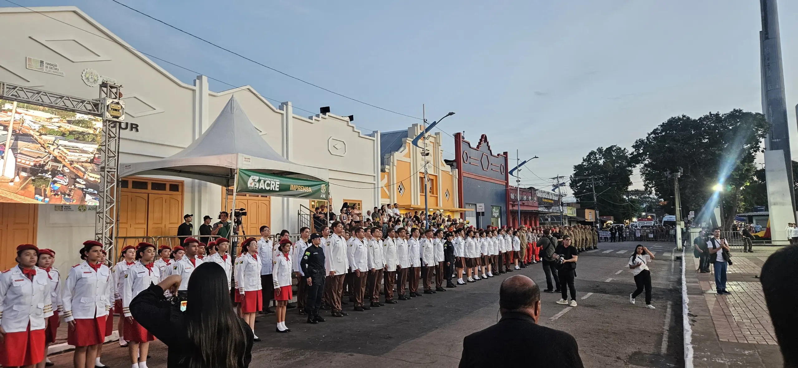 Médico com quase seis décadas de serviços no Acre recebe maior honraria do Estado durante aniversário de 63 anos 3 Médico com quase seis décadas de serviços no Acre recebe maior honraria do Estado durante aniversário de 63 anos