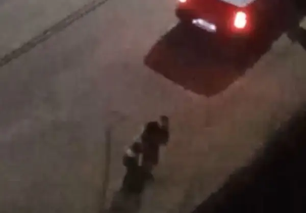 Vídeo flagra homem agredindo e tentando forçar mulher a entrar em carro em Rio Branco; Assista