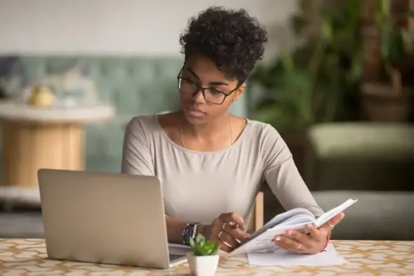 Mulheres do Acre podem se inscrever para 5 mil bolsas gratuitas em tecnologia no Santander Code Girls