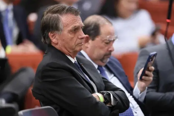 Jair Bolsonaro e Alexandre Ramagem são indiciados pela PF em inquérito da ABIN paralela