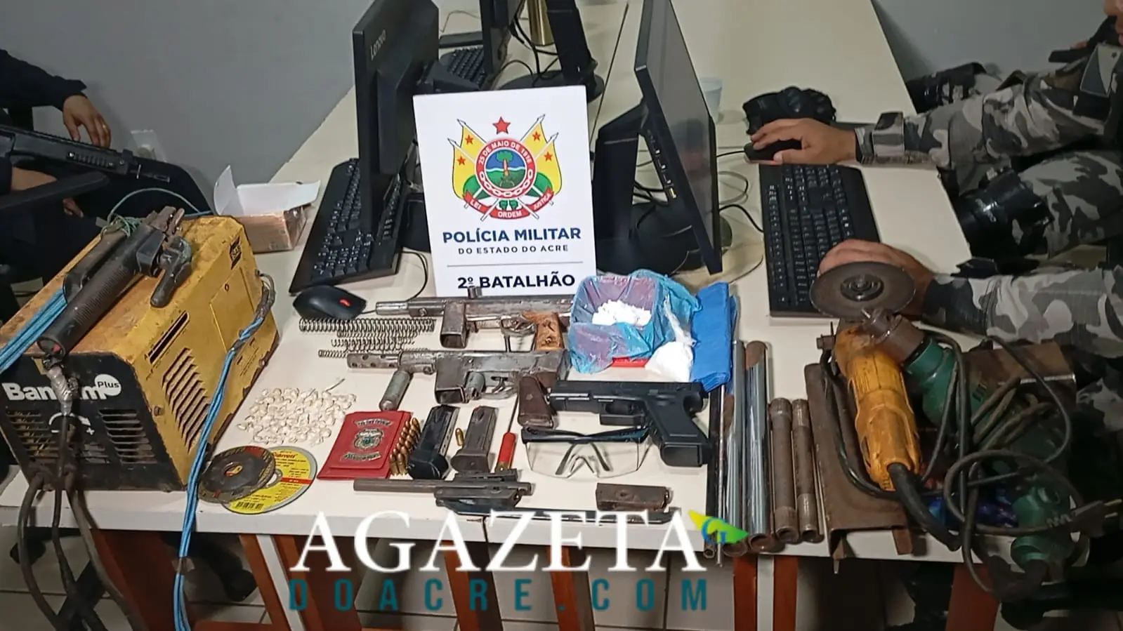 PM apreende adolescente de 16 anos e estoura oficina clandestina de armas no Belo Jardim