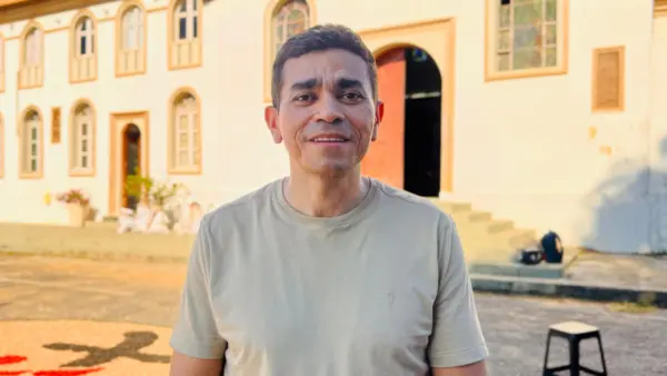 Fiéis católicos mantêm tradição dos tapetes de Corpus Christi em Rio Branco; veja imagens 11 Fiéis católicos mantêm tradição dos tapetes de Corpus Christi em Rio Branco; veja imagens