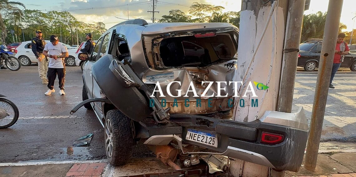 Caminhonete desgovernada colide contra 3 veículos e deixa dois feridos em Rio Branco